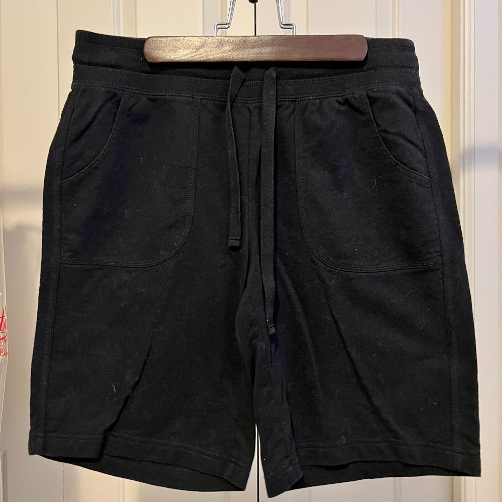 Black cotton shorts with large front pockets